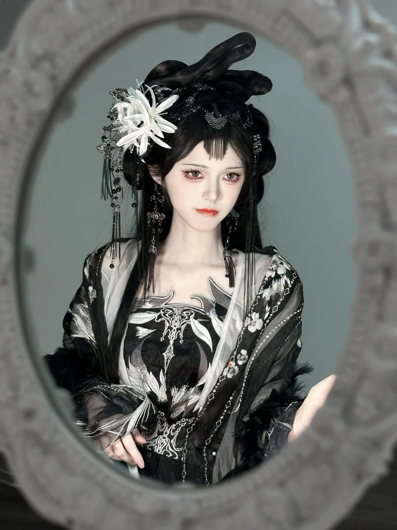 内娱的‘神人设’，永不倒塌的艺术幻象？